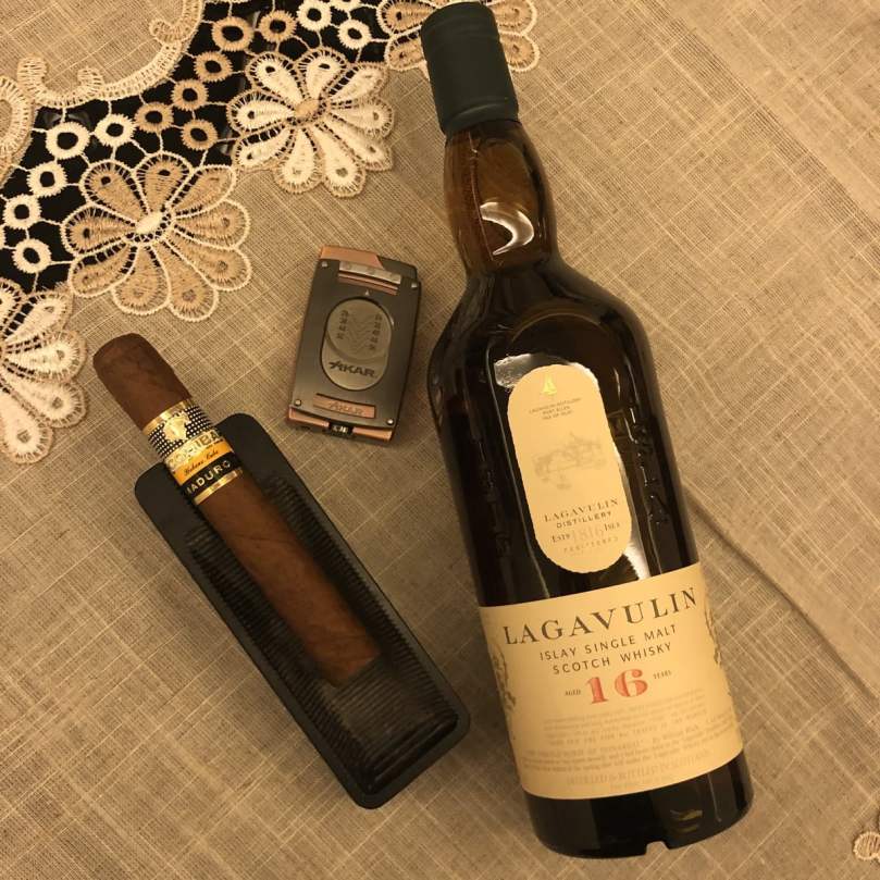 Cohiba Maduro 5 Genios paired with Lagavulin 16