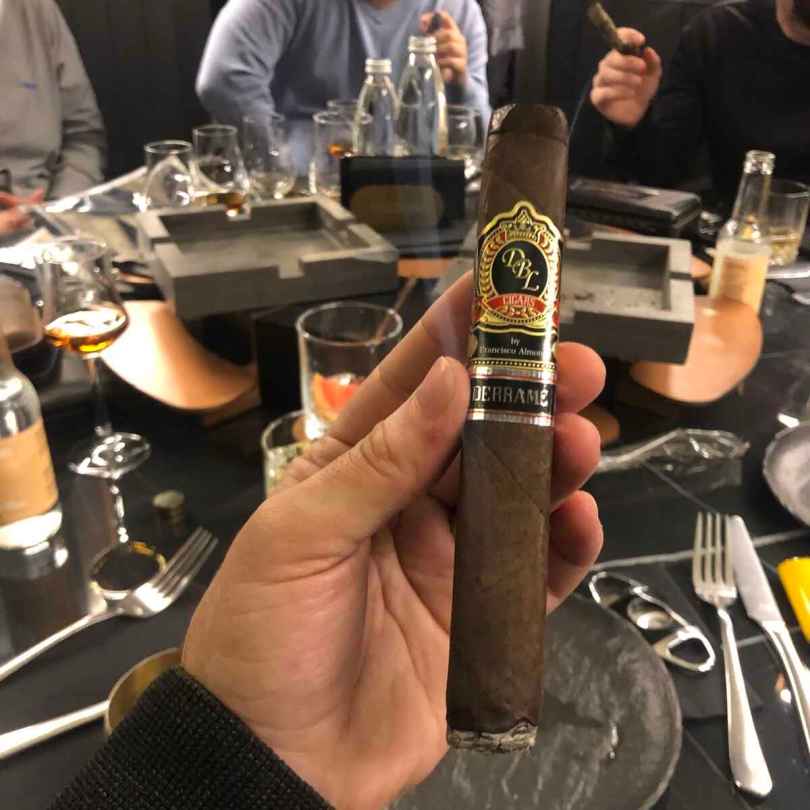 DBL Derrrame III cigar review. Smoking a cigar at Cask and Barrel in Ashrafieh.