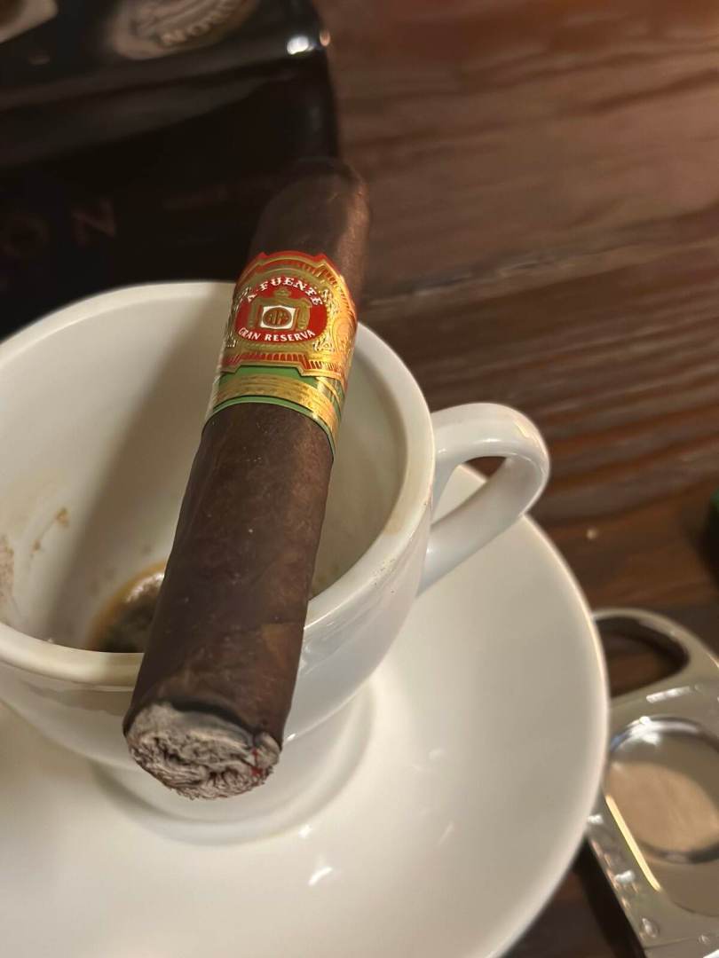 Arturo Fuente Maduro Rothschild Cigar Review at Mareva Club Lebanon