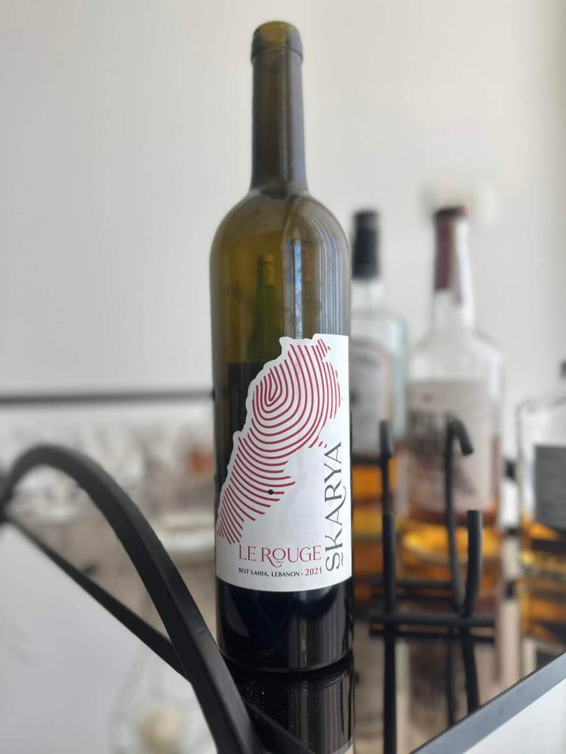 Reviewer of Lebanese wines reviewing a red wine from Lebanon called Skarya Le Rouge